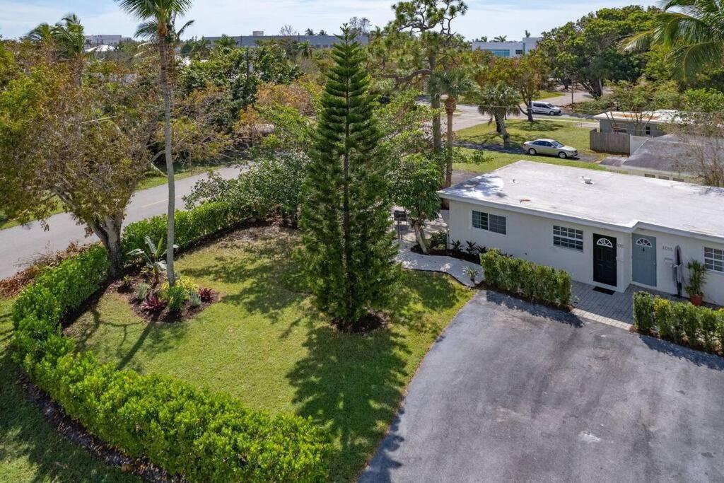 Lovely 2-bdr W/patio, Park! Naples