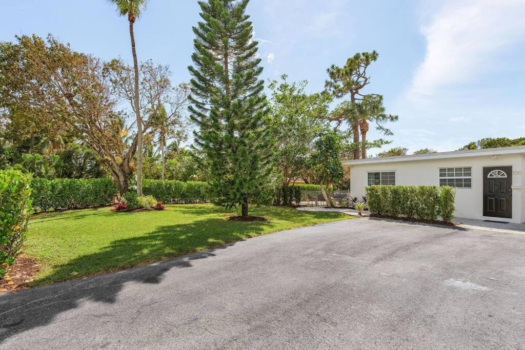 Lovely 2-bdr W/patio, Park! Holiday home
