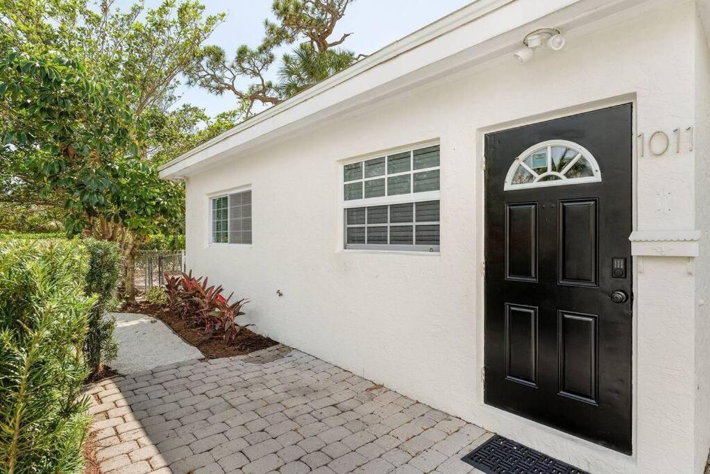 Lovely 2-bdr W/patio, Park! Naples