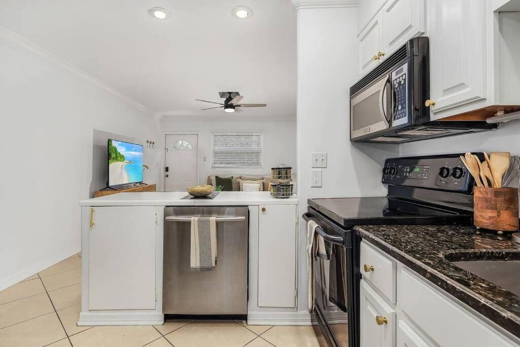 Holiday home Lovely 2-bdr W/patio, Park! *