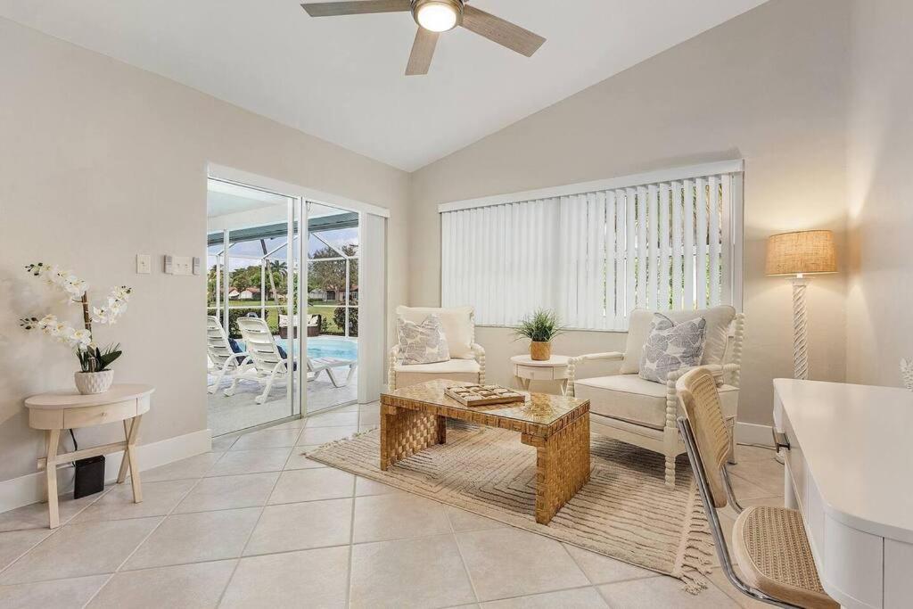 Golf Front Lux Pool Holiday home *