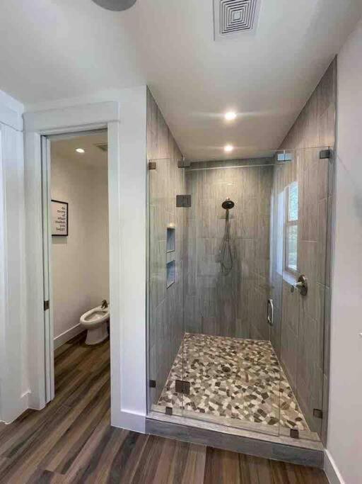 A Beautiful Modern Luxury Villa Naples