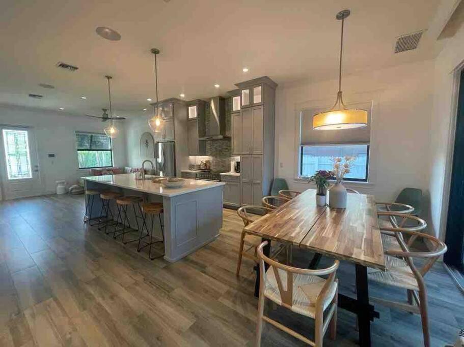 A Beautiful Modern Luxury *