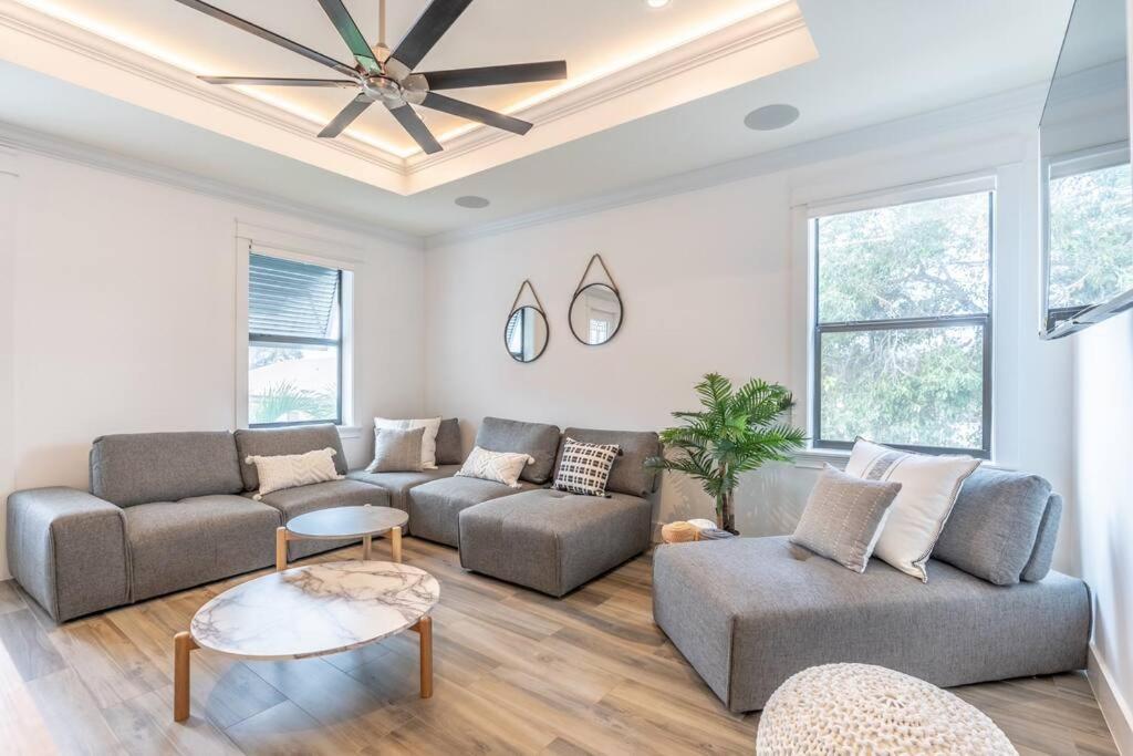 A Beautiful Modern Luxury * Naples