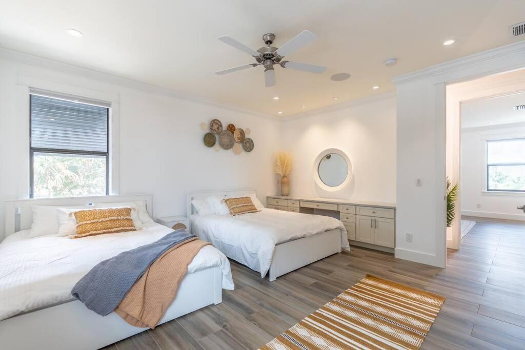A Beautiful Modern Luxury Naples