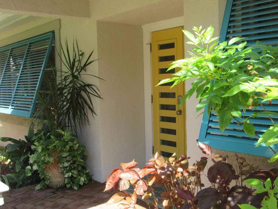 Holiday home Coastal Vibes, Pickleball Court, One Mile To The Naples