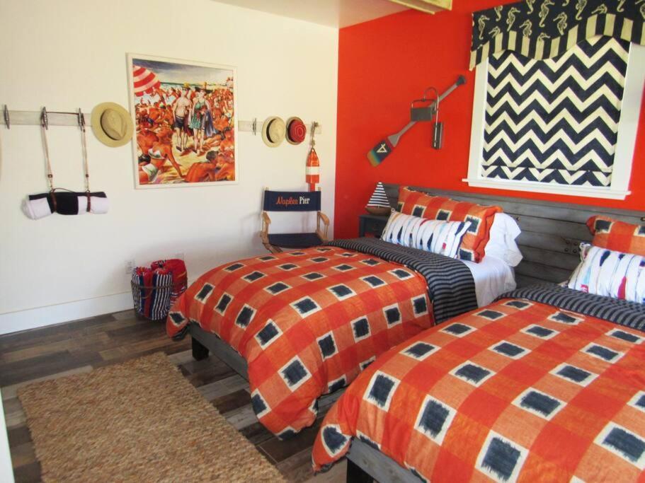 Coastal Vibes, Pickleball Court, One Mile To The