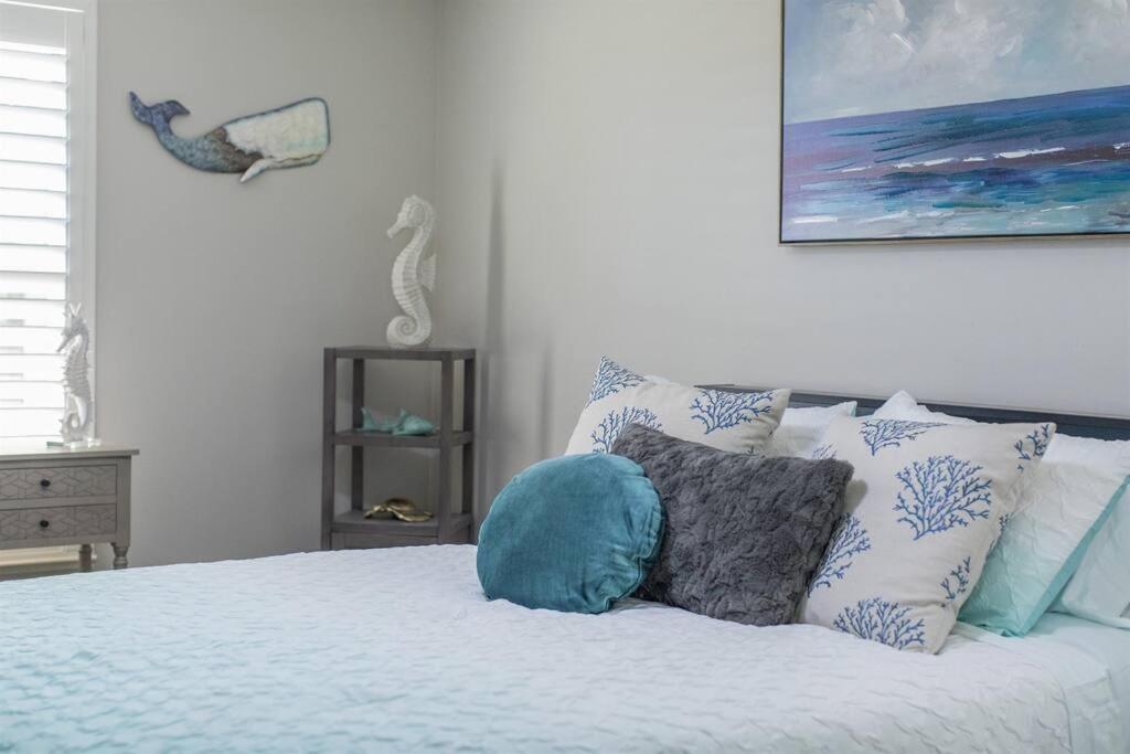 Capri Charm Remodeled Oasis W/ Heated Pool-kayaks