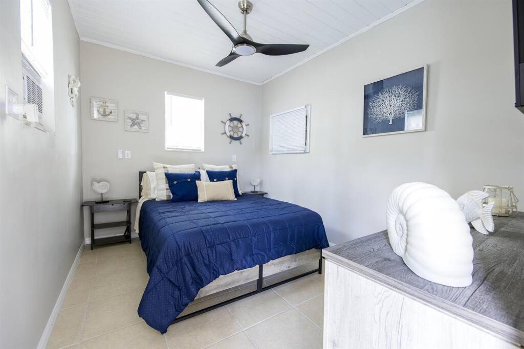 Holiday home Capri Charm Remodeled Oasis W/ Heated Pool-kayaks Naples