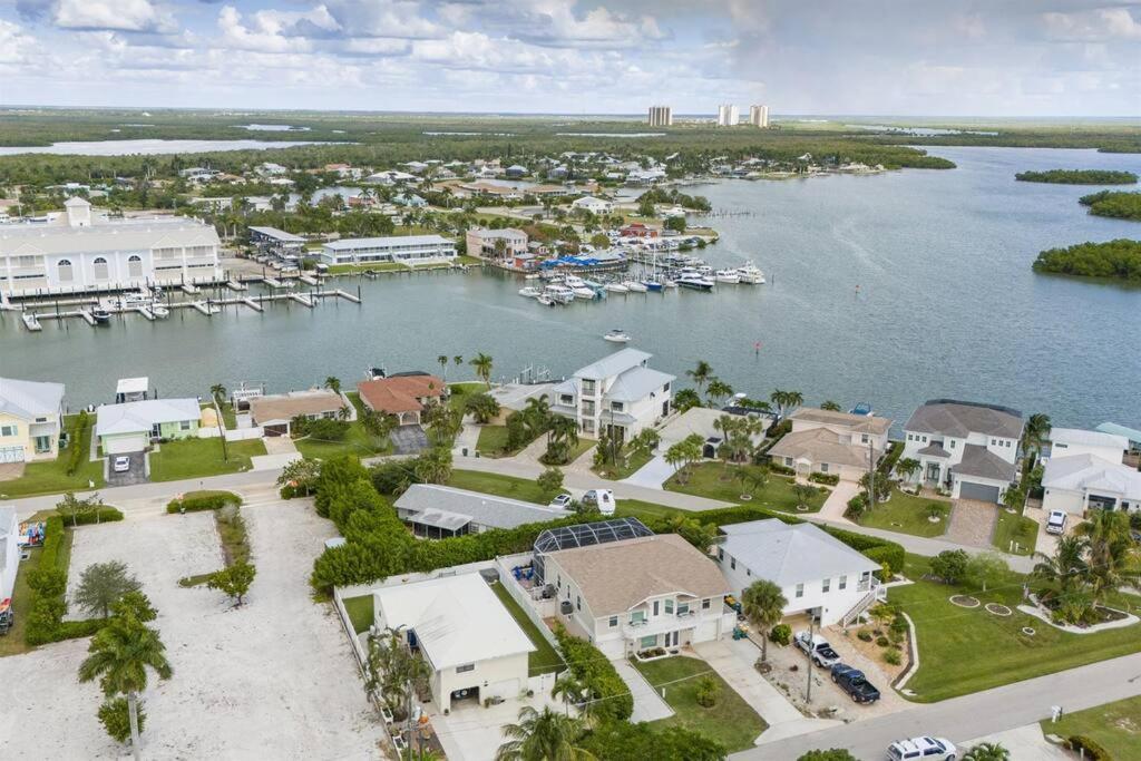 Capri Charm Remodeled Oasis W/ Heated Pool-kayaks *