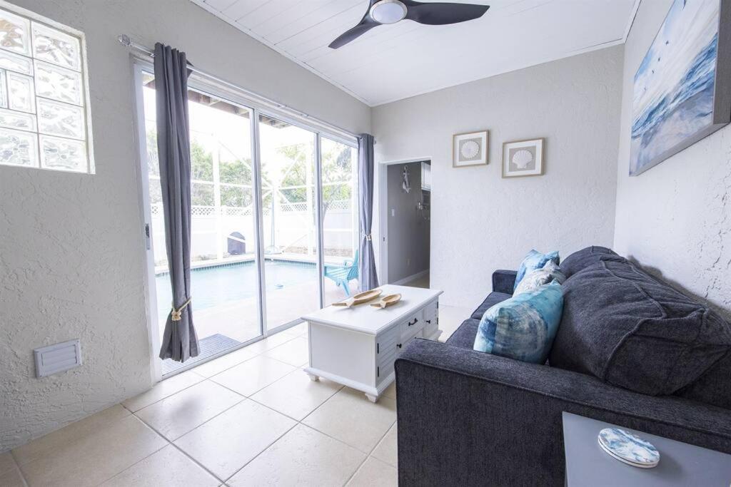 Capri Charm Remodeled Oasis W/ Heated Pool-kayaks Holiday home