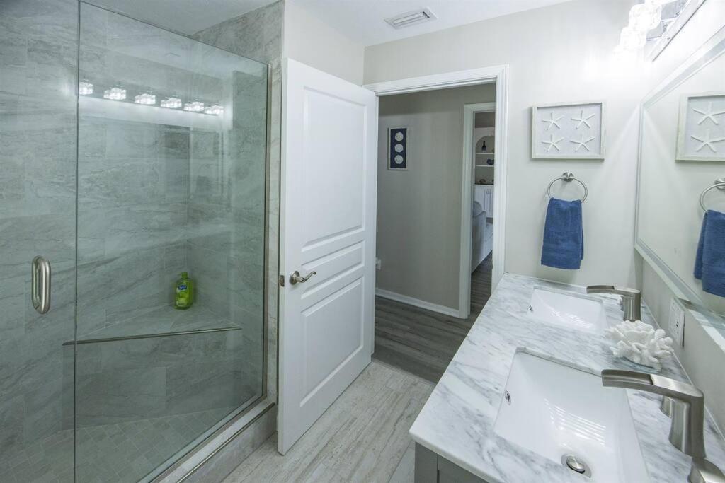 Capri Charm Remodeled Oasis W/ Heated Pool-kayaks Holiday home *