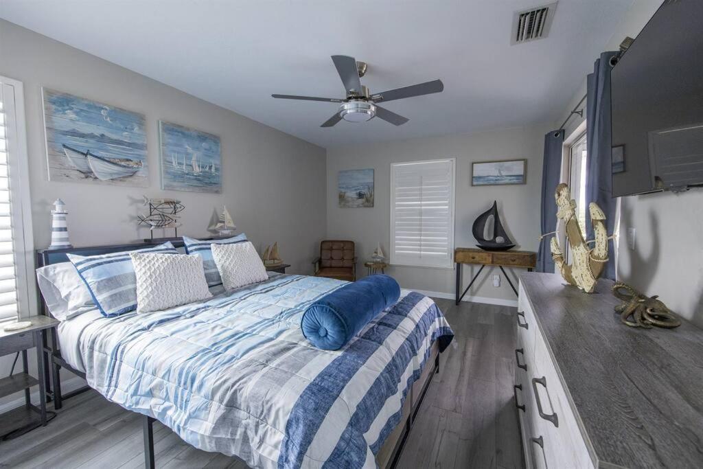 Capri Charm Remodeled Oasis W/ Heated Pool-kayaks Naples
