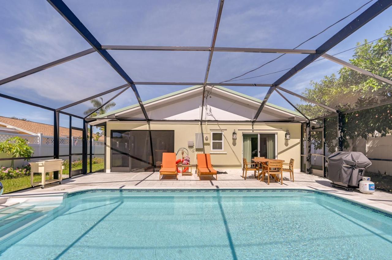 Holiday home Updated Retreat With Private Pool And Patio! Naples