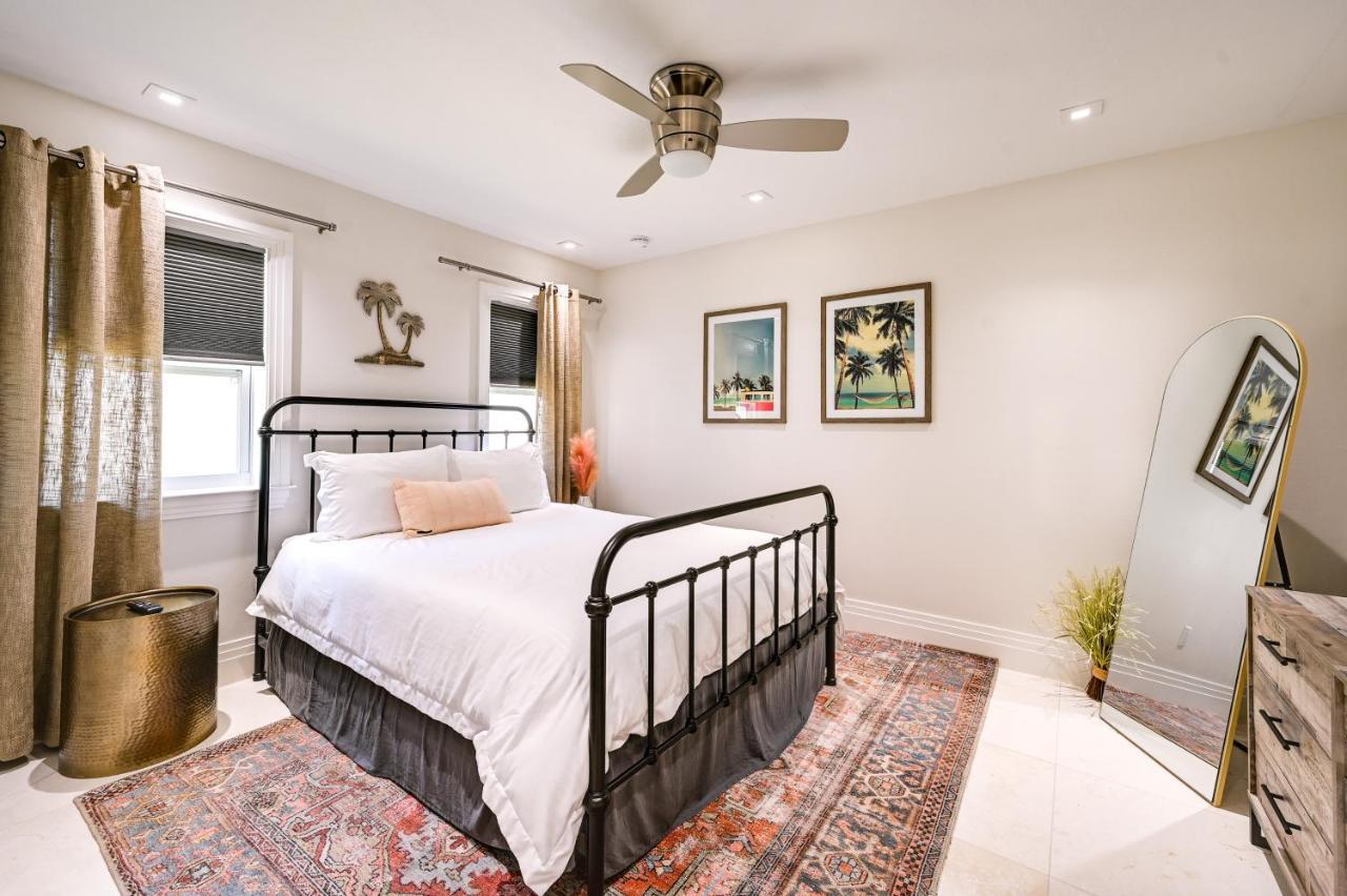 Updated Retreat With Private Pool And Patio! *