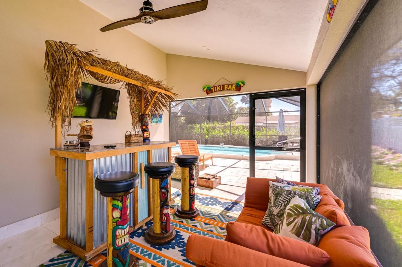 Updated Retreat With Private Pool And Patio!