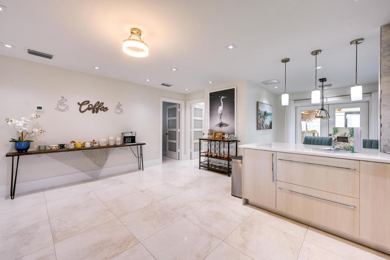 Updated Retreat With Private Pool And Patio! Holiday home Naples