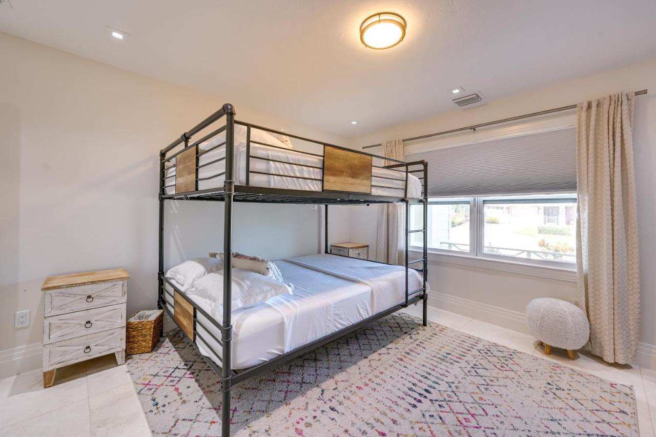 Holiday home Updated Retreat With Private Pool And Patio!