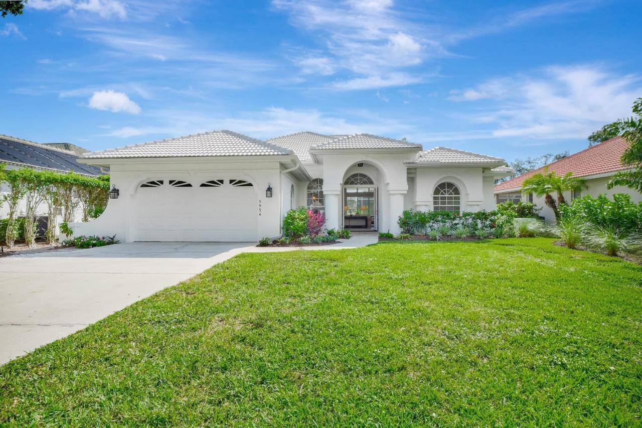 Sunny Retreat With Private Pool In North * Naples