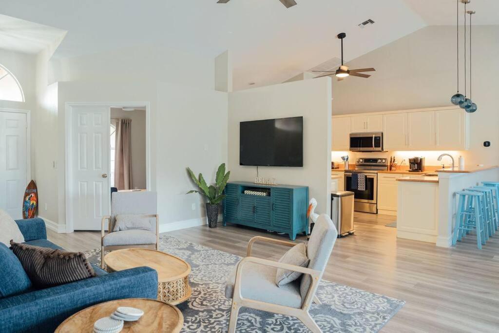 Sovanita House Naples, Fl *