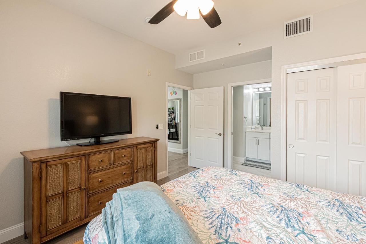 Greenlinks At Lely Luxury White Orchid Fully Renovated Modern 1st Floor 3bdr Golf *