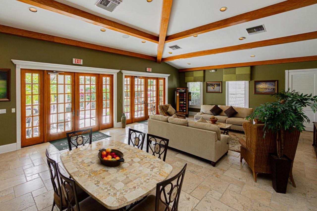 Greenlinks At Lely Luxury White Orchid Fully Renovated Modern 1st Floor 3bdr Golf Naples