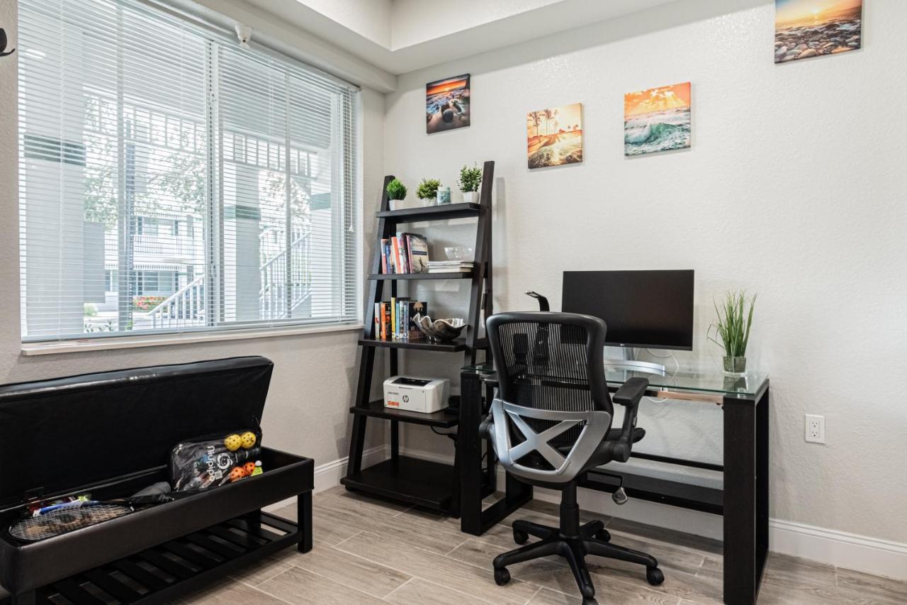 Greenlinks At Lely Luxury White Orchid Fully Renovated Modern 1st Floor 3bdr Golf