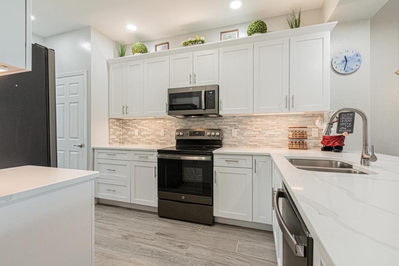 Greenlinks At Lely Luxury White Orchid Fully Renovated Modern 1st Floor 3bdr Golf Apartment Naples