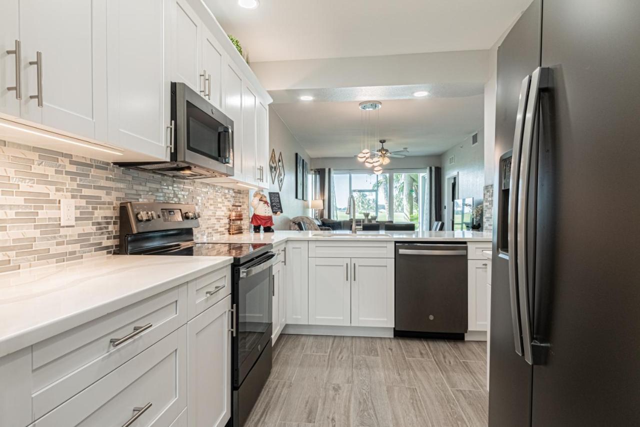 Apartment Greenlinks At Lely Luxury White Orchid Fully Renovated Modern 1st Floor 3bdr Golf