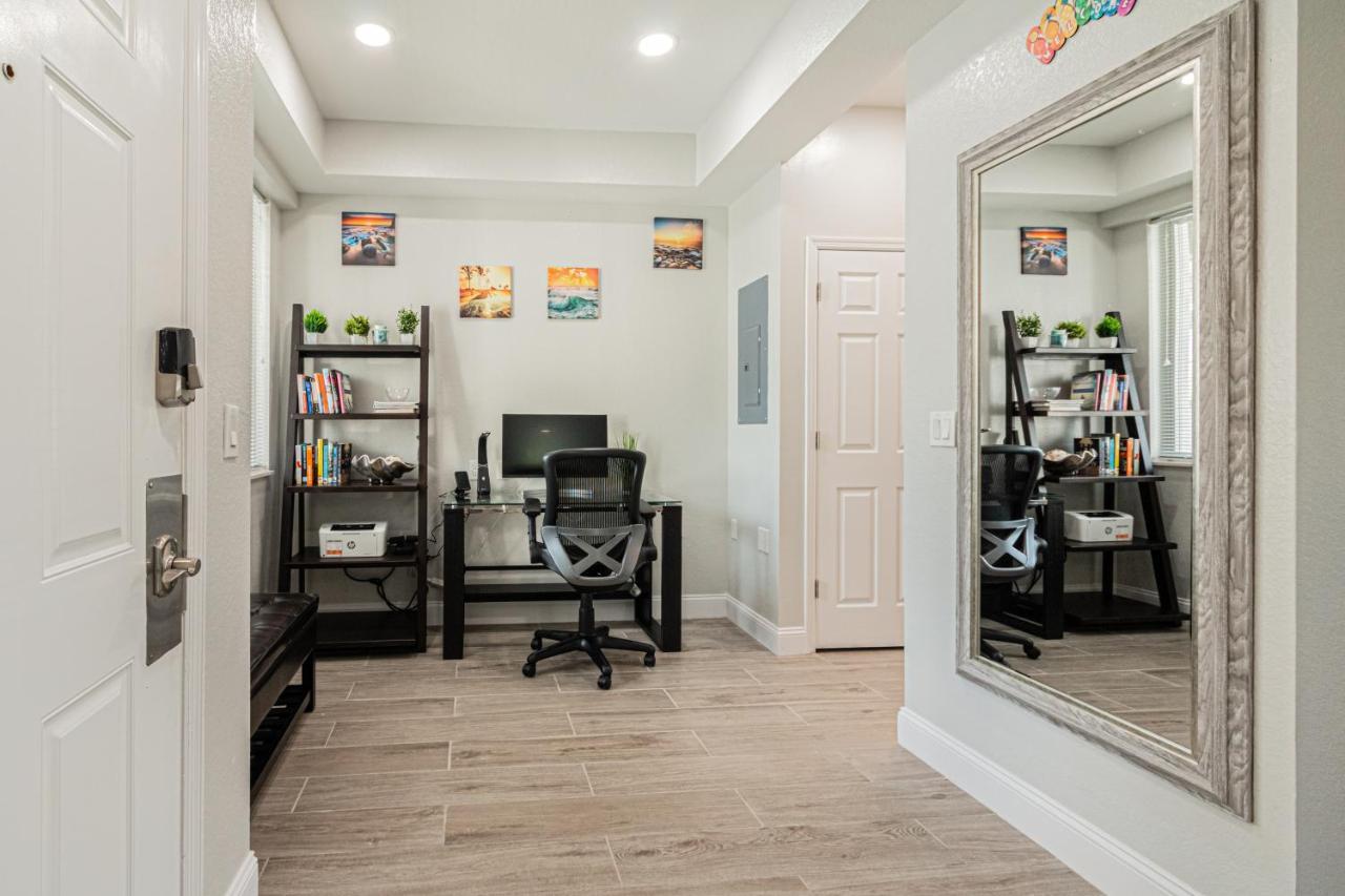 Greenlinks At Lely Luxury White Orchid Fully Renovated Modern 1st Floor 3bdr Golf Apartment
