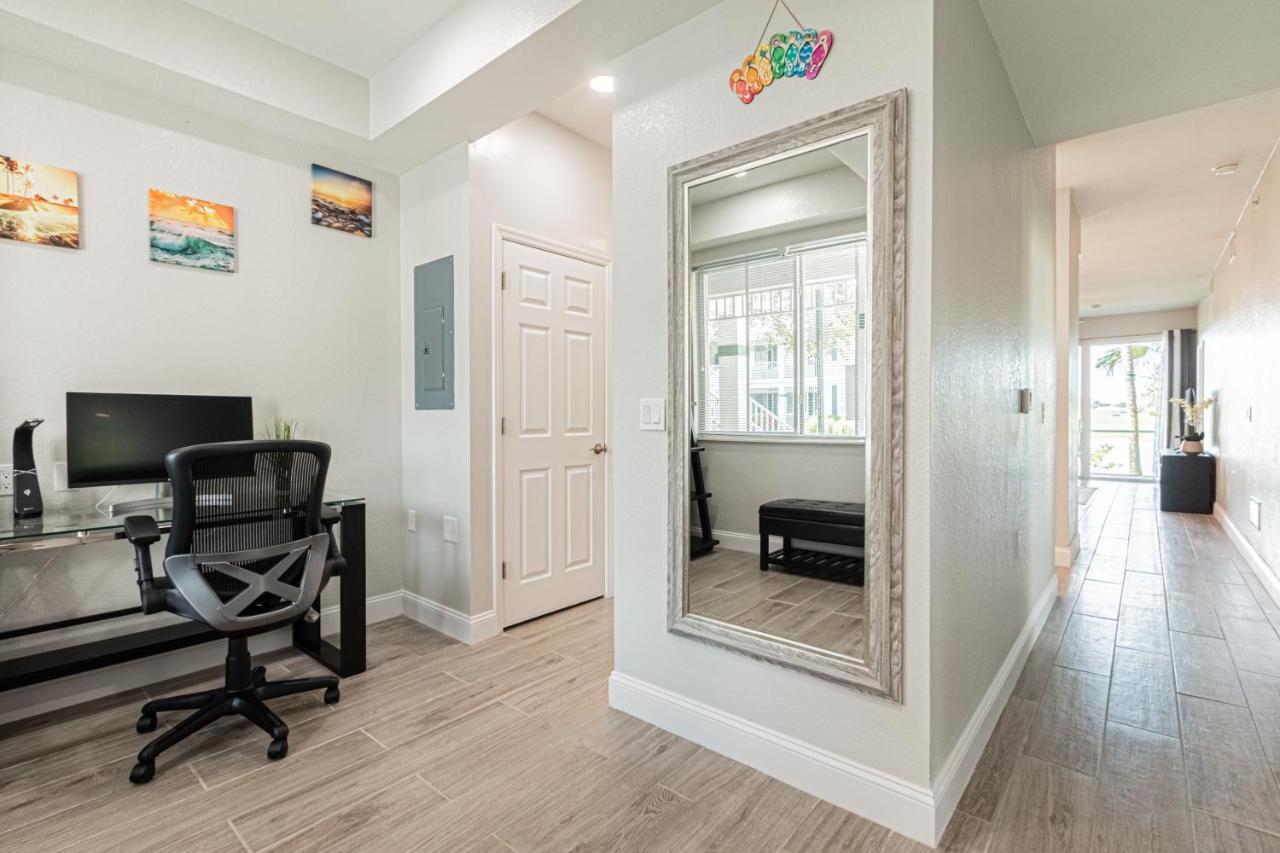 Greenlinks At Lely Luxury White Orchid Fully Renovated Modern 1st Floor 3bdr Golf