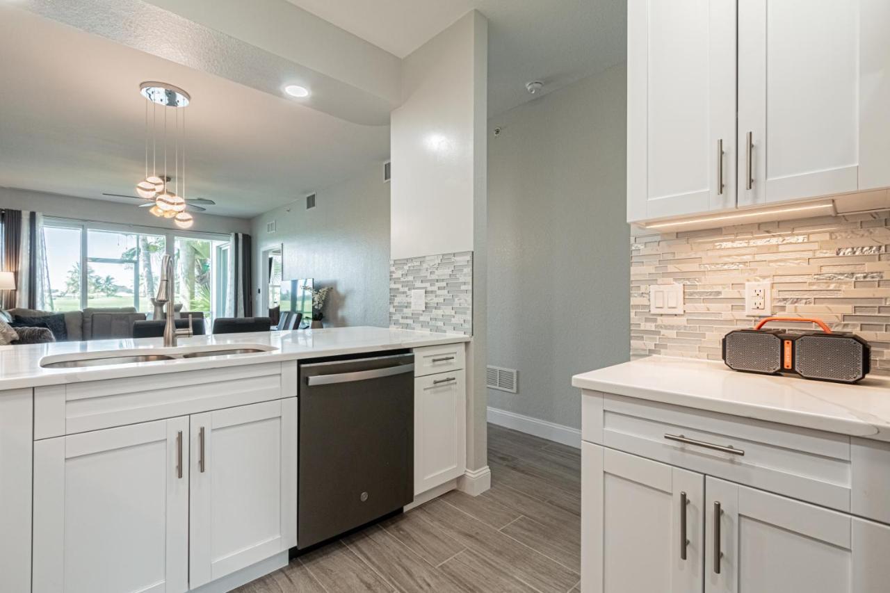 Greenlinks At Lely Luxury White Orchid Fully Renovated Modern 1st Floor 3bdr Golf Apartment