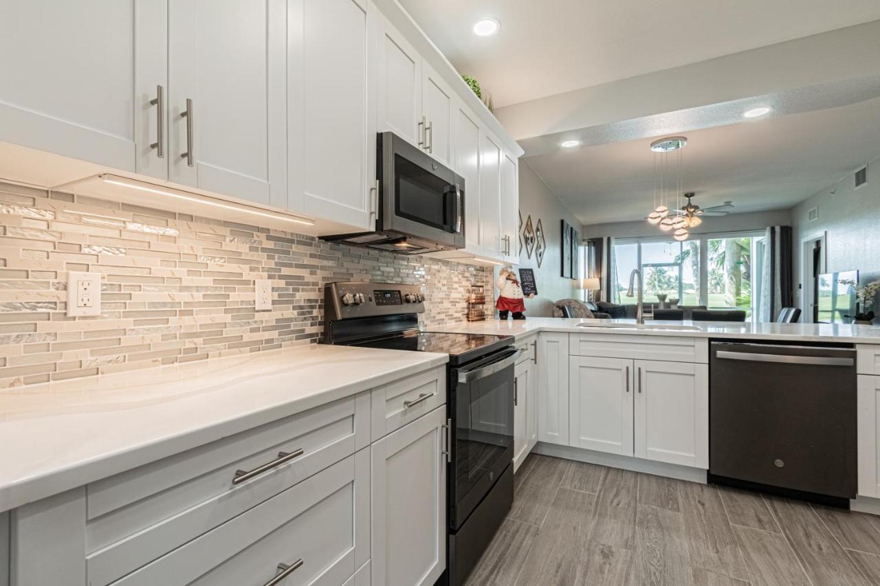 Greenlinks At Lely Luxury White Orchid Fully Renovated Modern 1st Floor 3bdr Golf *