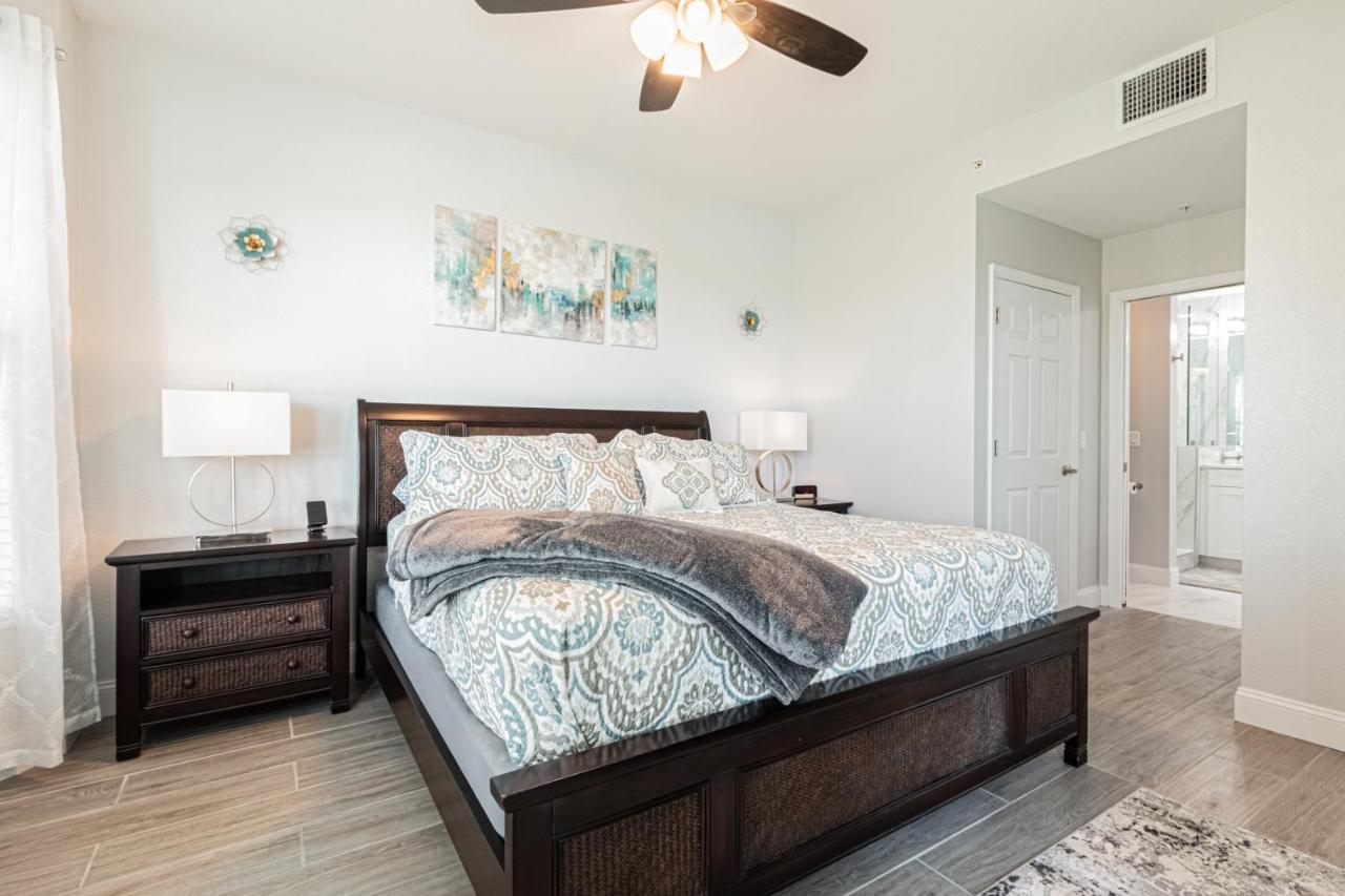 Greenlinks At Lely Luxury White Orchid Fully Renovated Modern 1st Floor 3bdr Golf Naples