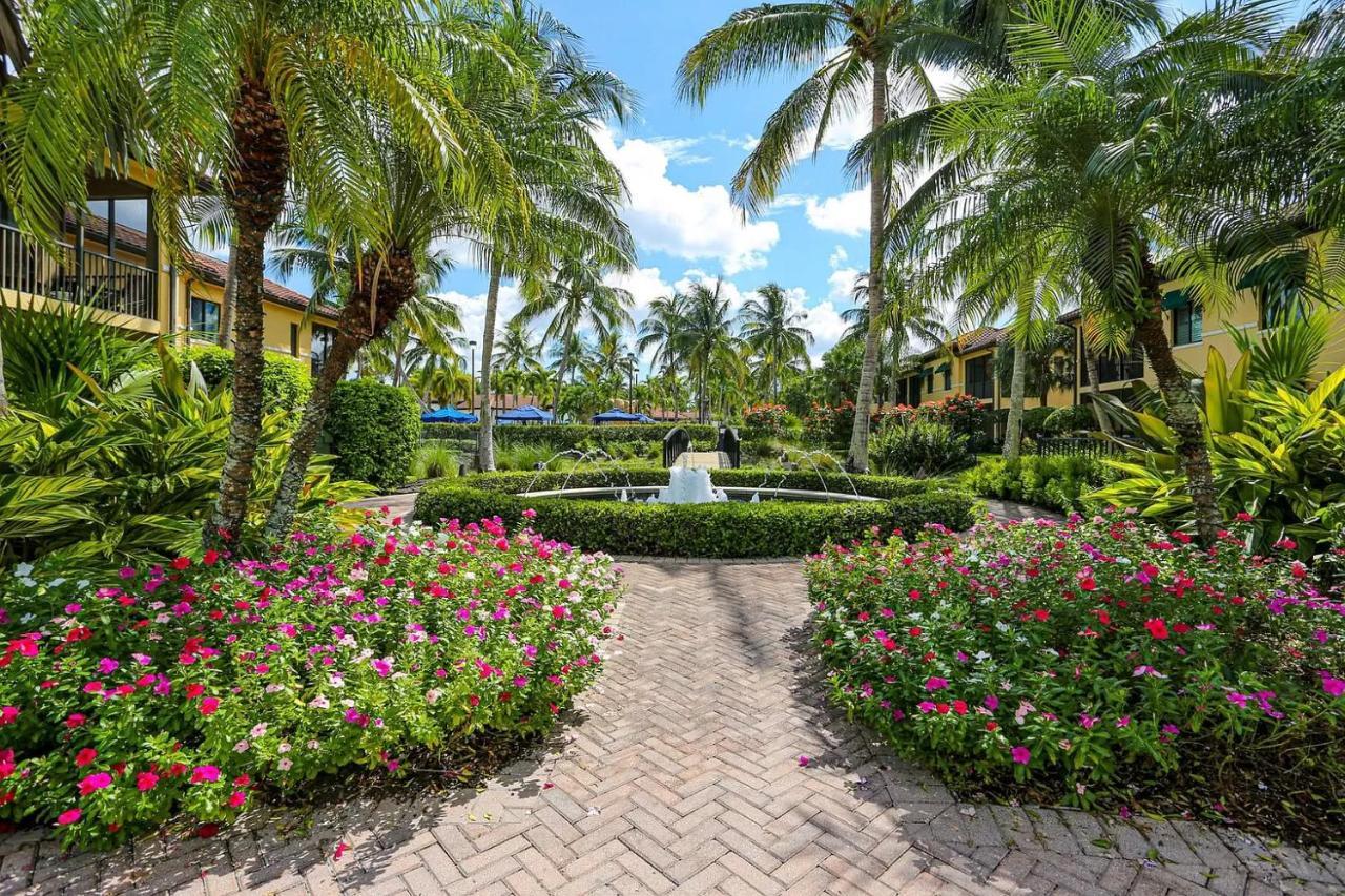 Holiday home Tropical Poolside Bliss *