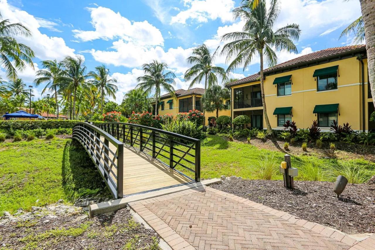 Holiday home Tropical Poolside Bliss *