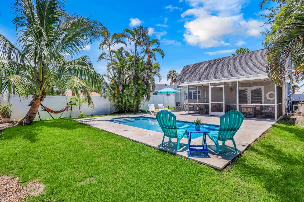 Holiday home Fall Special! Seas The Day - One Has It - Walk To Vanderbilt Beach! *