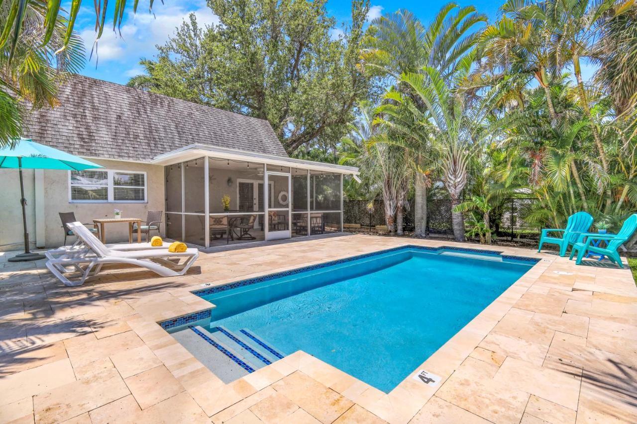 Holiday home Fall Special! Seas The Day - One Has It - Walk To Vanderbilt Beach! *