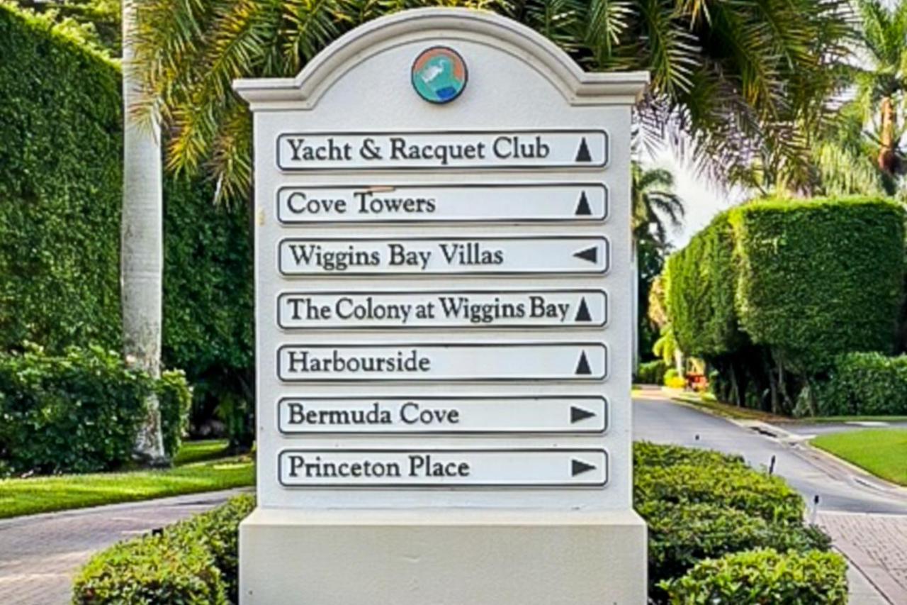 Wiggins Bay Sunny Retreat Naples
