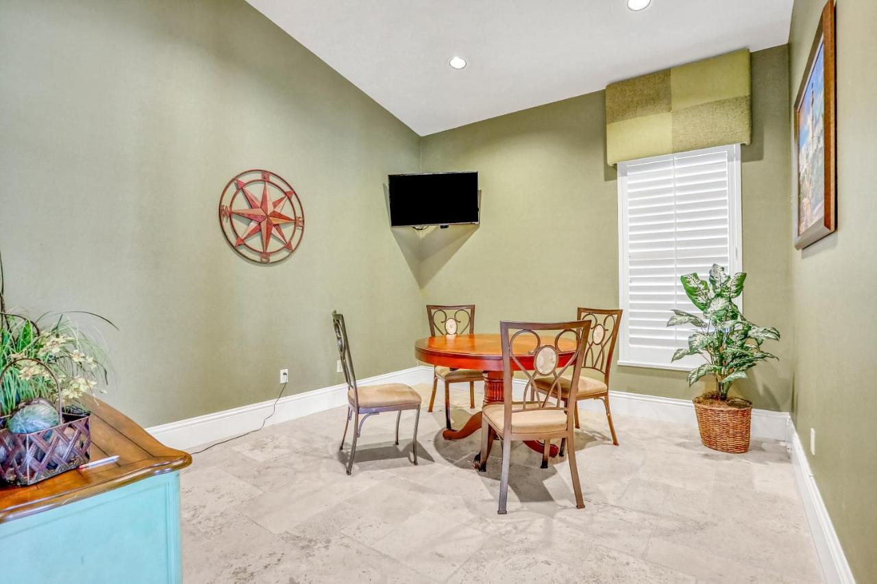 Fairway Vista Apartment *