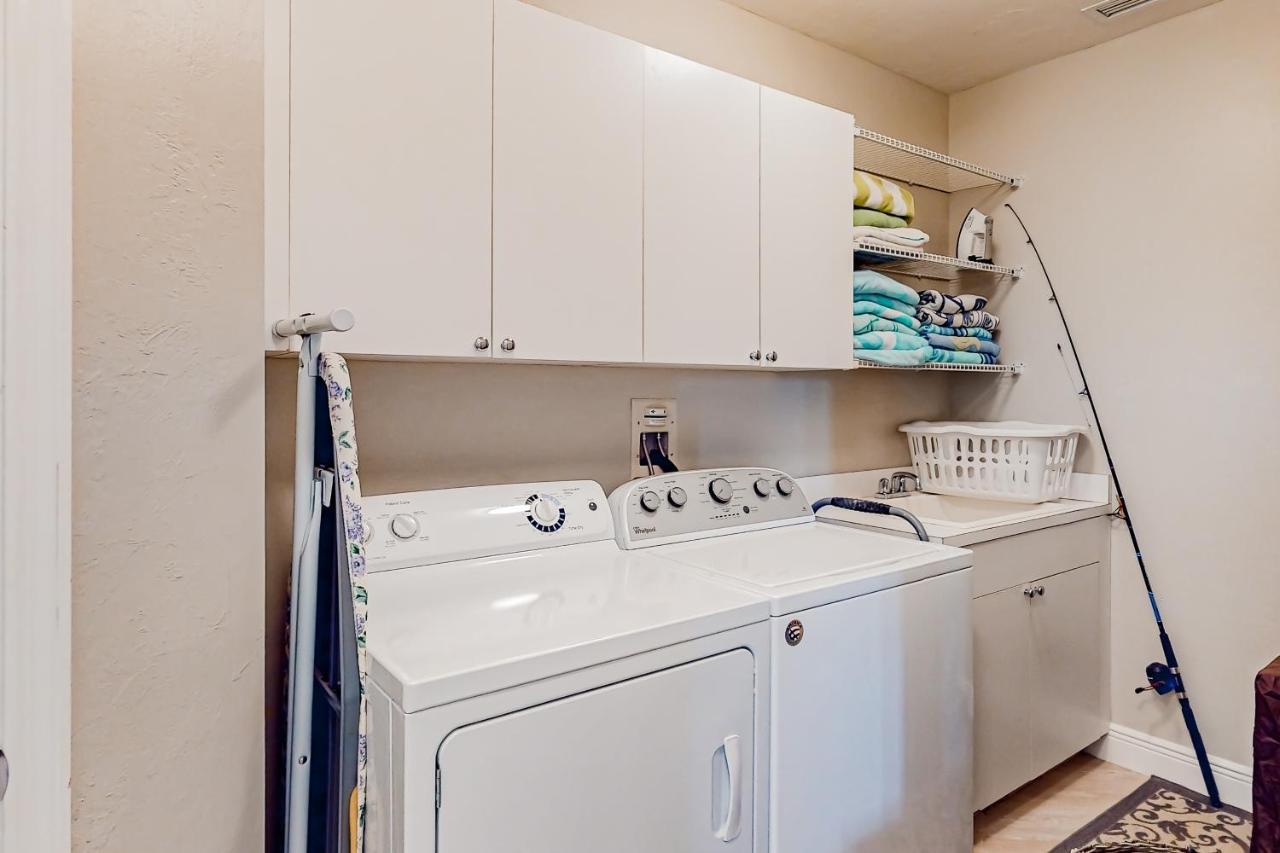Apartment The Dazzling Conch, Unit 505 Naples