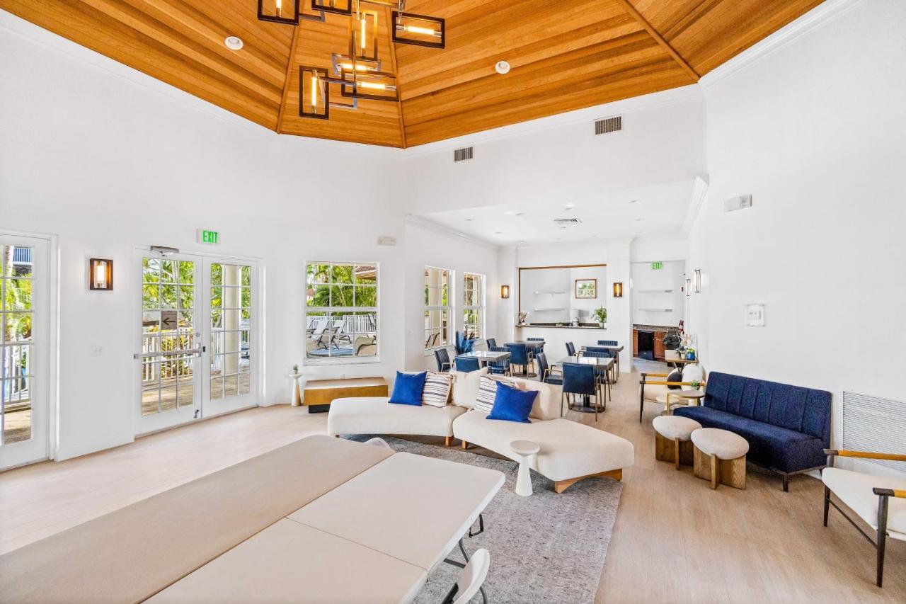 The Dazzling Conch, Unit 505 Apartment
