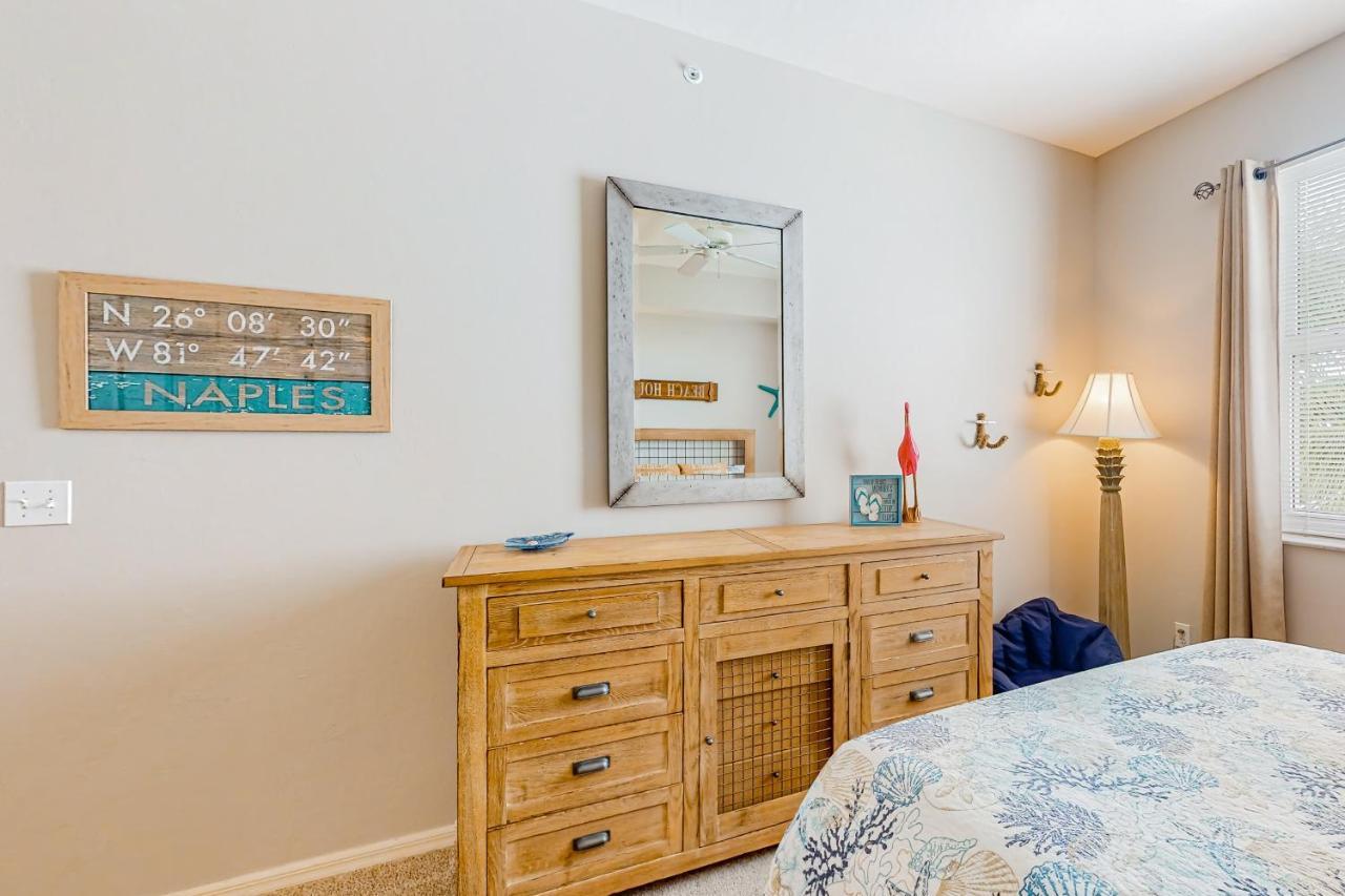 The Dazzling Conch, Unit 505 Naples