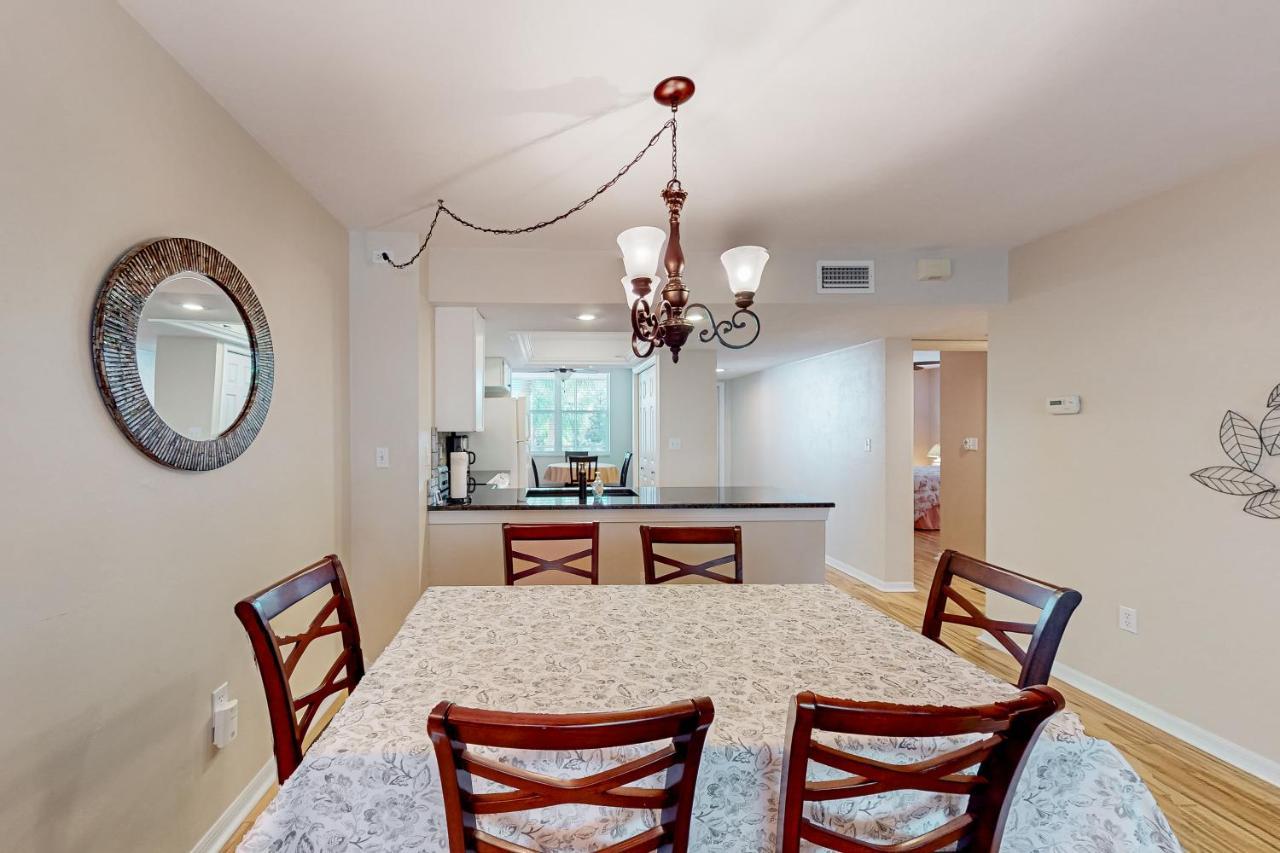 Apartment Wanderlust In #2302