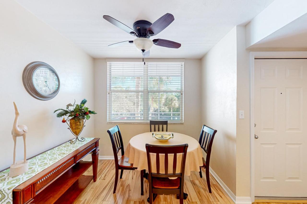 Apartment Wanderlust In #2302 *