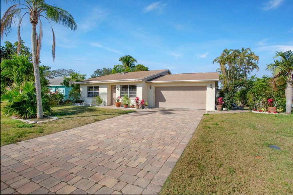 Oasis Villa Naples