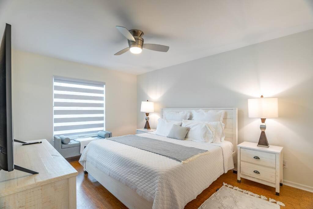 Apartment In Near Mercato And Close To Vanderbilt Naples