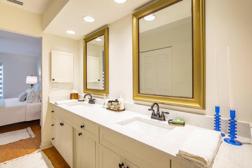 Apartment In Near Mercato And Close To Vanderbilt Naples