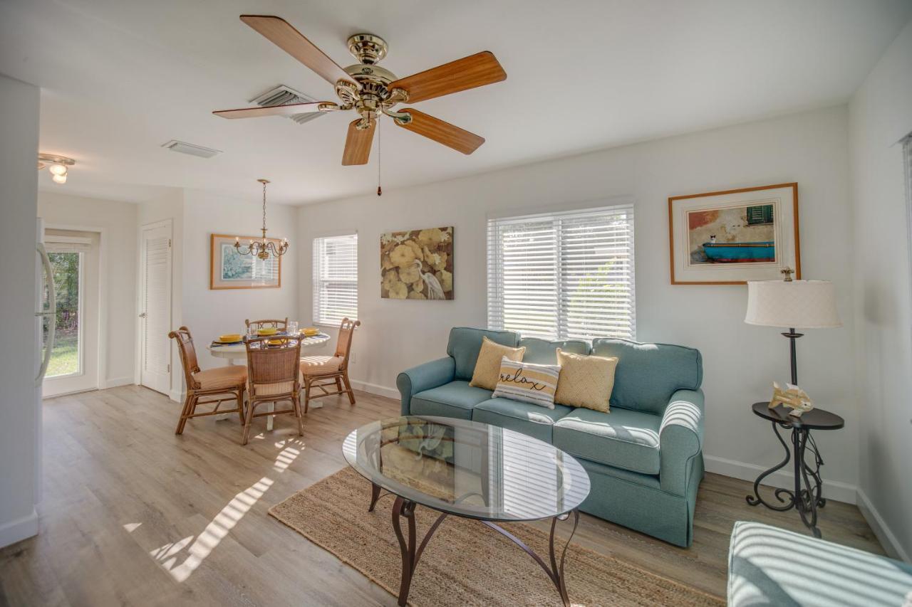 Apartment Cozy And Bright Abode With Community Amenities!