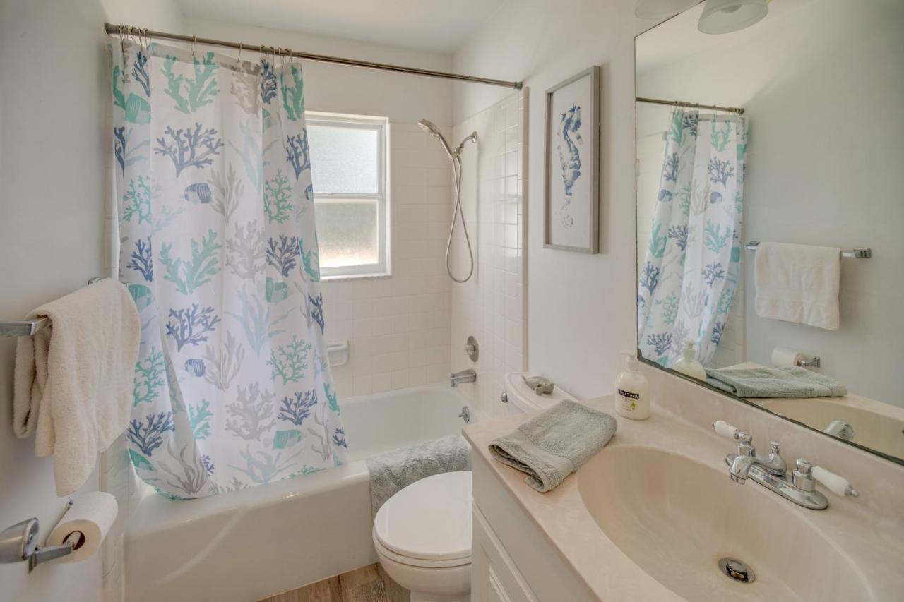 Apartment Cozy And Bright Abode With Community Amenities!